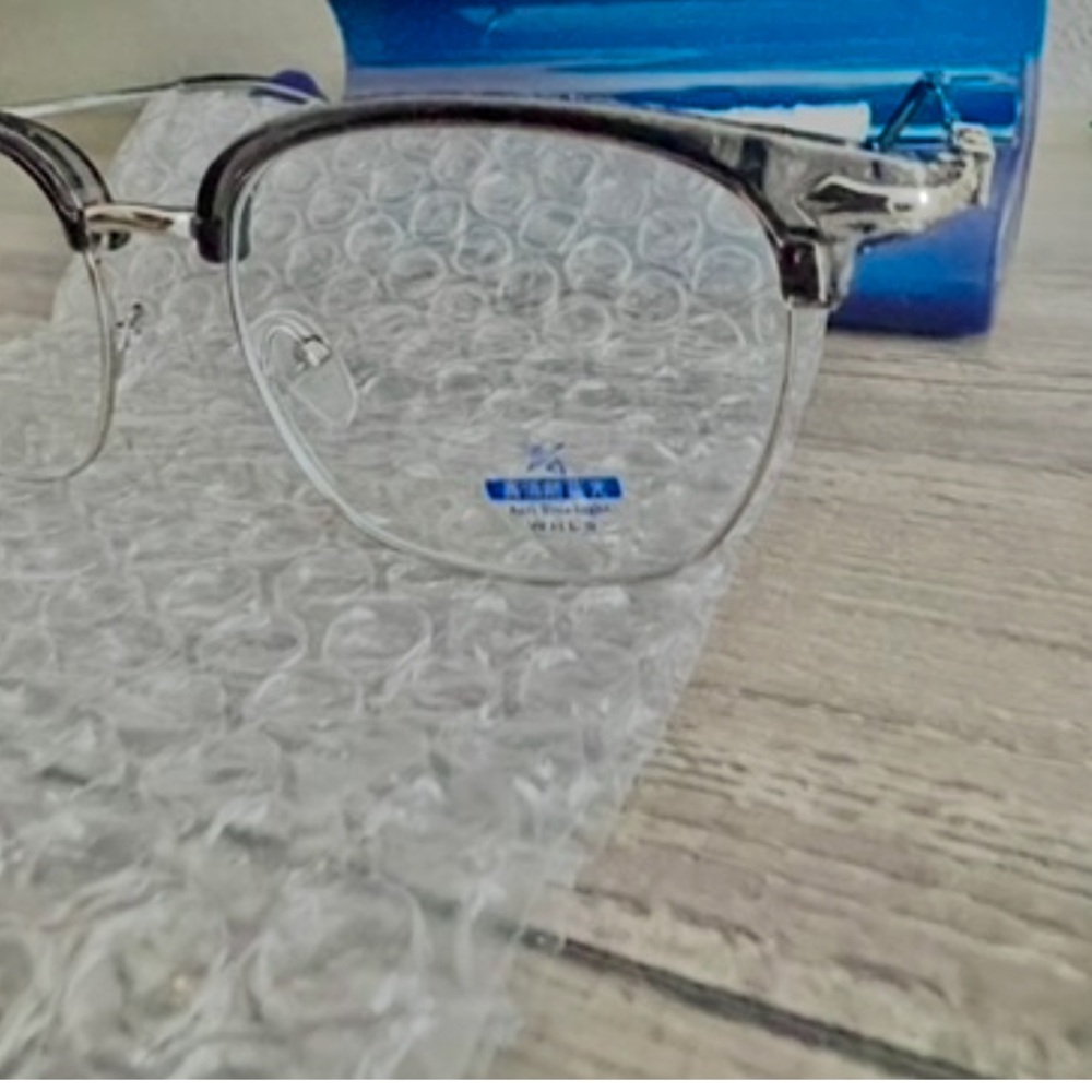 Stylish Silver Eyeglasses for Men